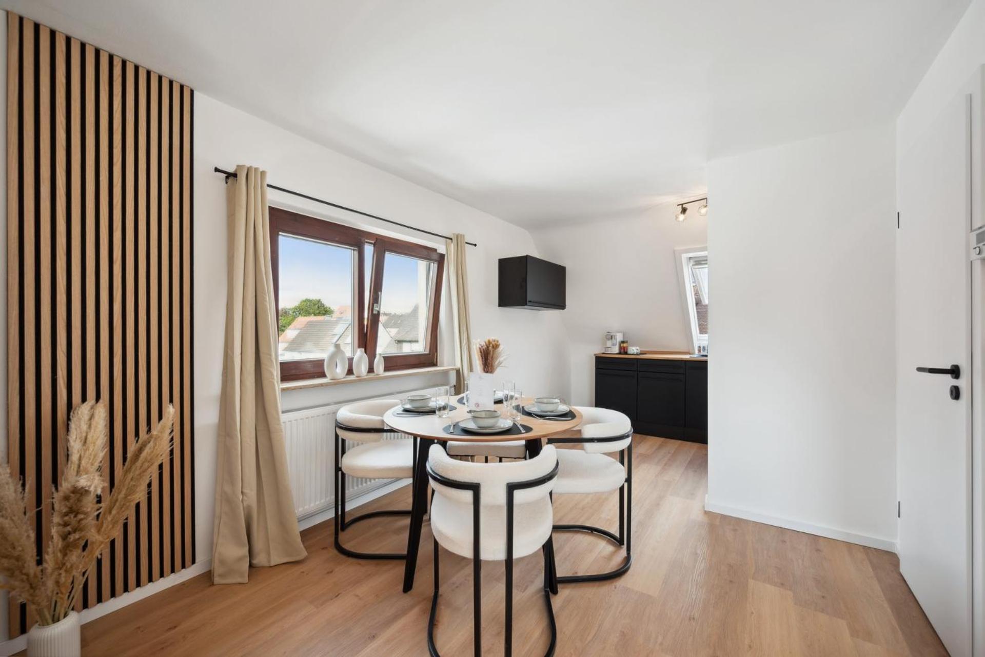 Malu Rooms - Top Lage, Kostenloser Parkplatz, Klima, Netflix, 24H Checkin Ludwigsburg Exteriör bild