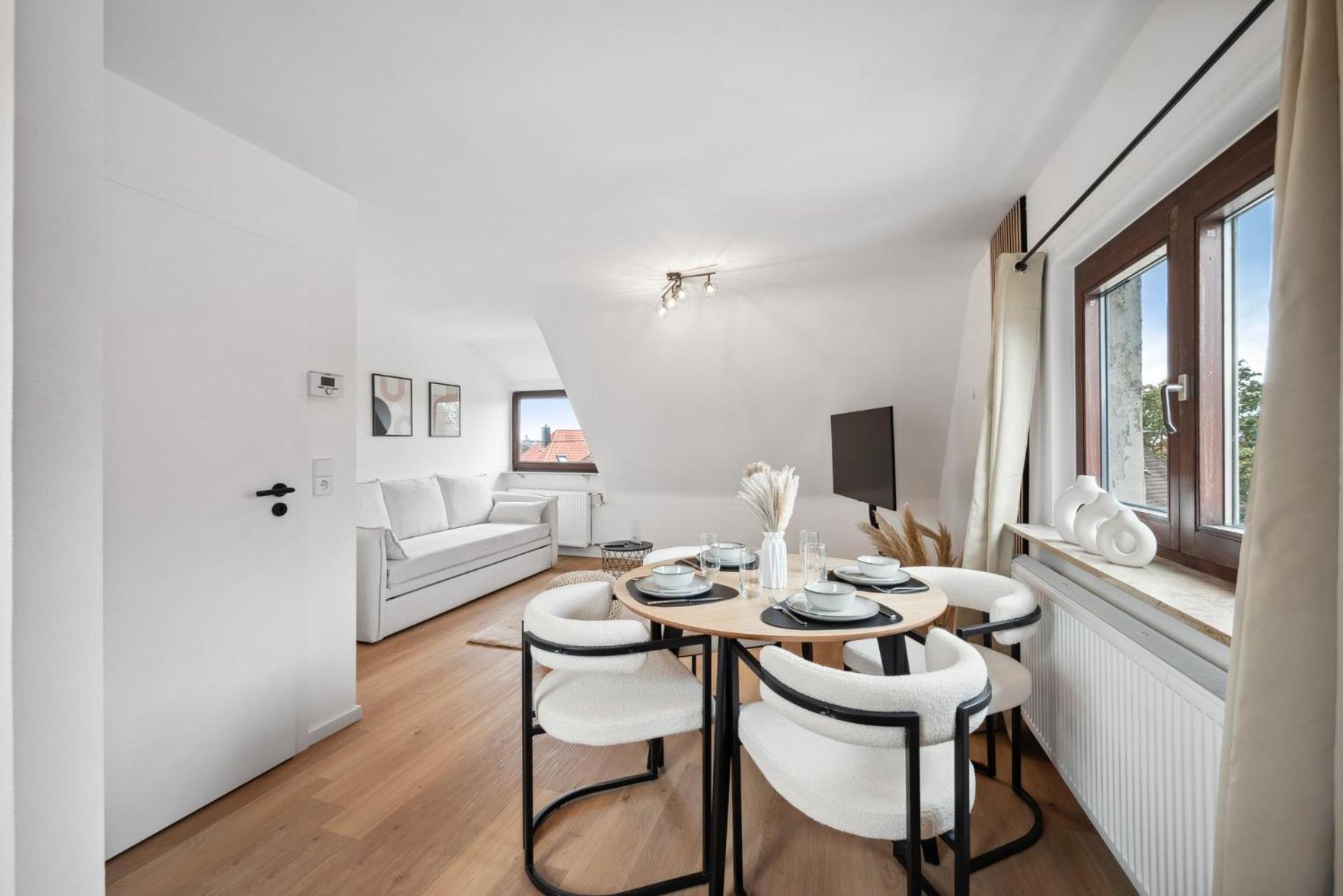 Malu Rooms - Top Lage, Kostenloser Parkplatz, Klima, Netflix, 24H Checkin Ludwigsburg Exteriör bild