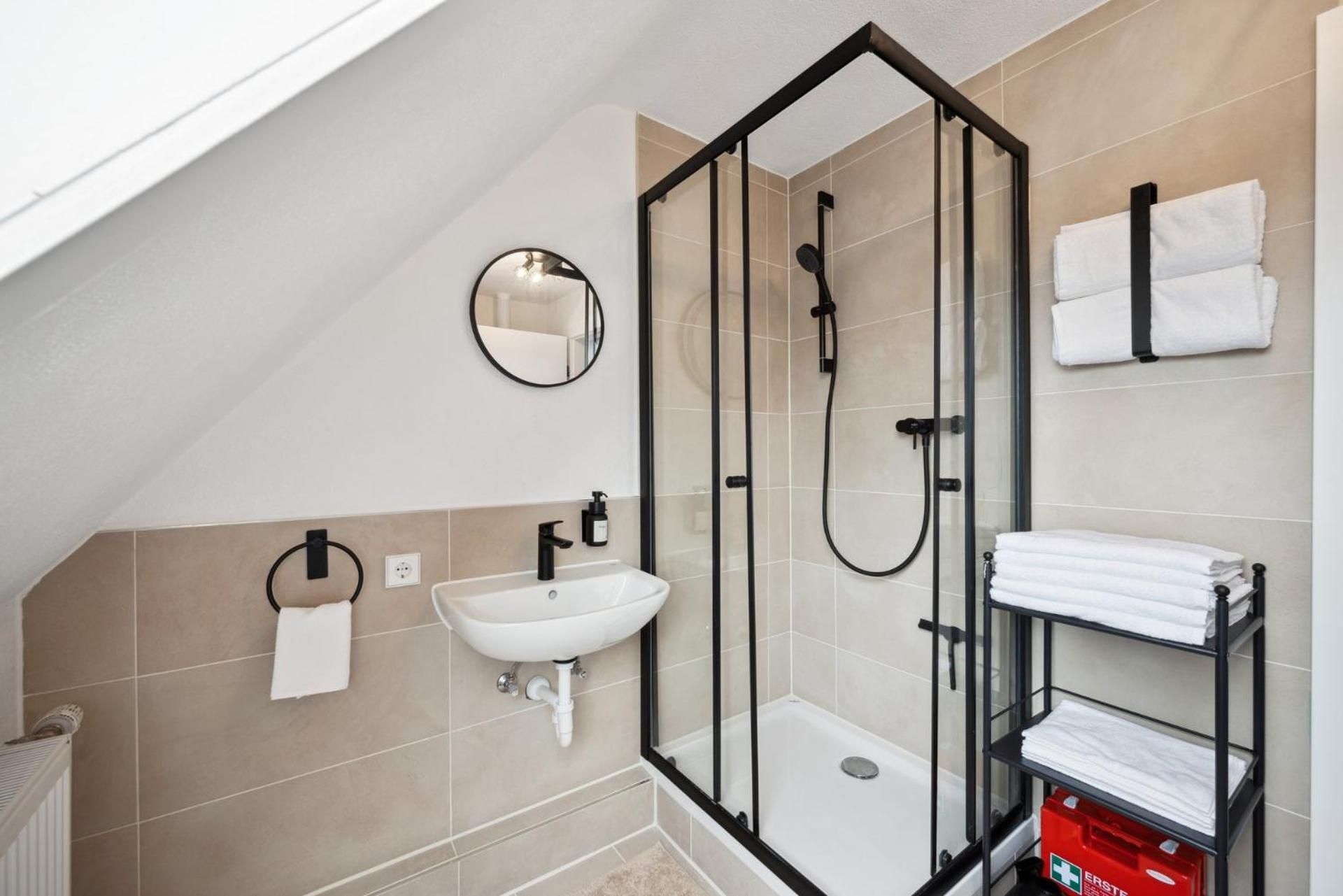 Malu Rooms - Top Lage, Kostenloser Parkplatz, Klima, Netflix, 24H Checkin Ludwigsburg Exteriör bild