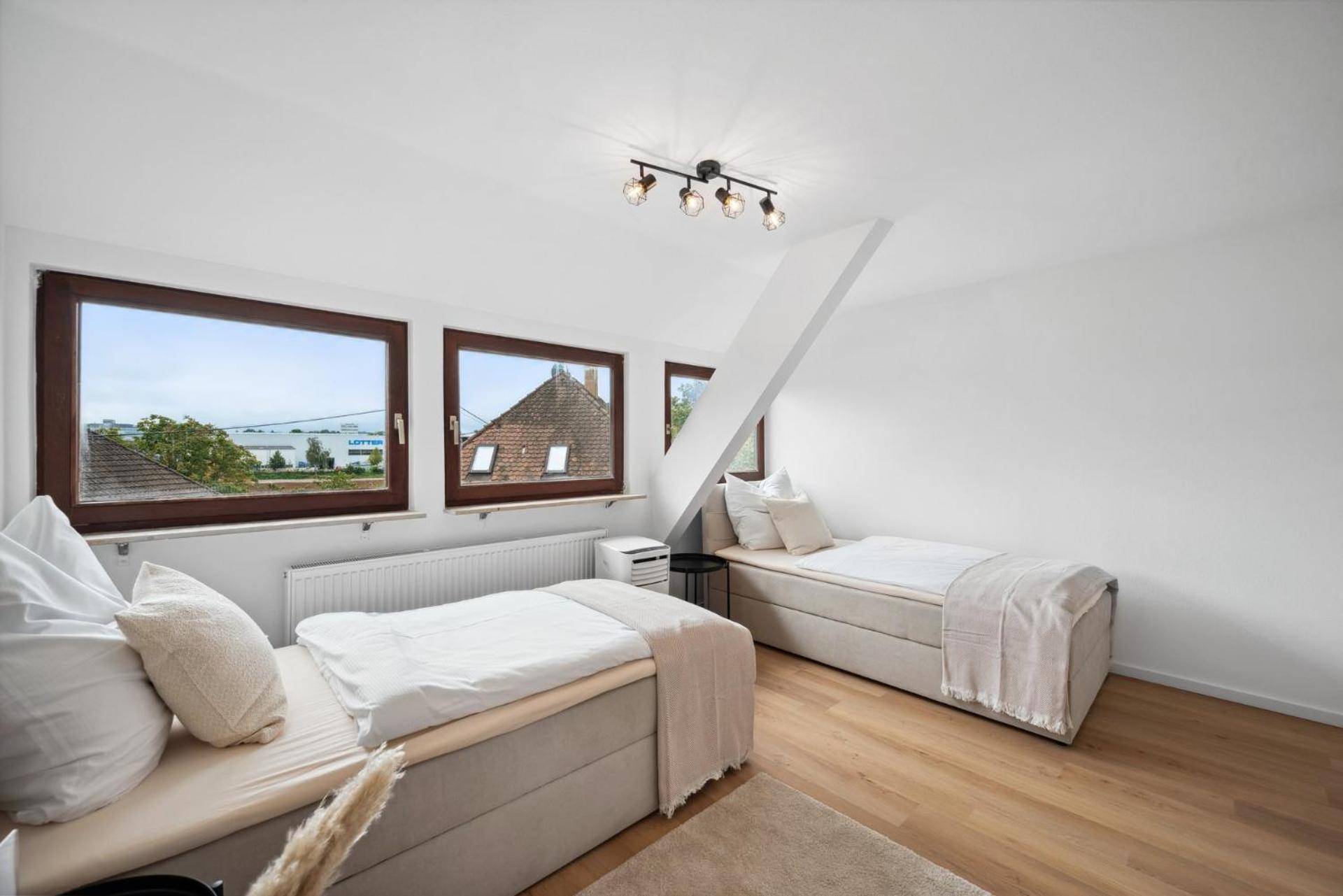 Malu Rooms - Top Lage, Kostenloser Parkplatz, Klima, Netflix, 24H Checkin Ludwigsburg Exteriör bild